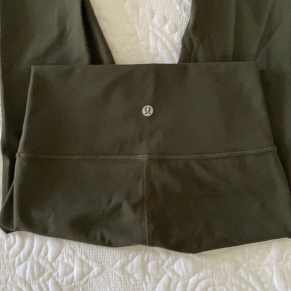 Lululemon Wunder Under Leggings Size 4 - Picture 2 of 3